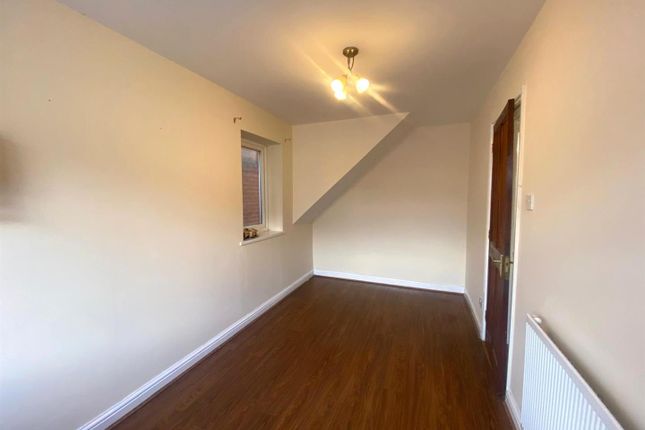 7, Thistle Croft, Wolverhampton photo 5