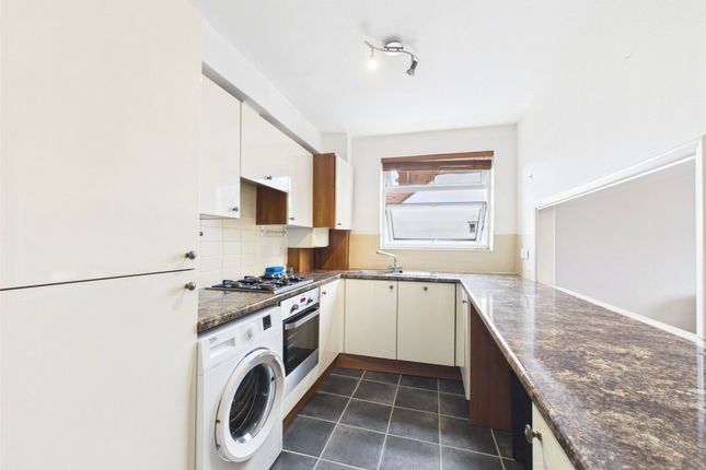 7, Cranemead Court, Twickenham photo 3