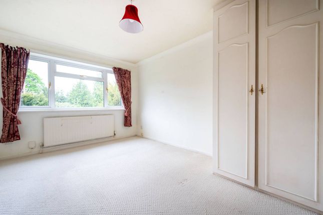Thumbnail Flat to rent in Harvey Road, Guildford