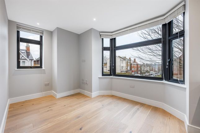 Flat 1, 86, Julian Avenue, Acton photo 3
