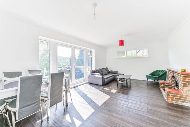 Thumbnail Bungalow to rent in Kingswood Way, South Croydon