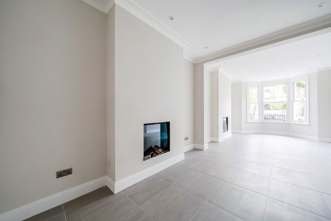 156, Boundaries Road, London photo 4