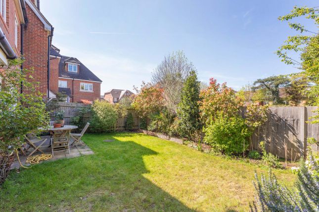Beaumont, Shoppenhangers Road, Maidenhead photo 2
