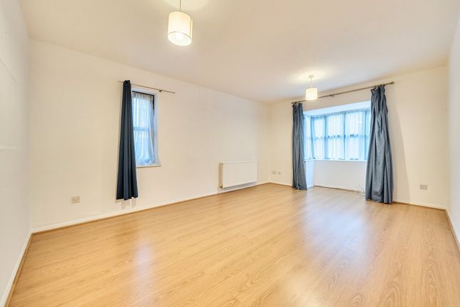 1, Jasmin Close, Northwood photo 2