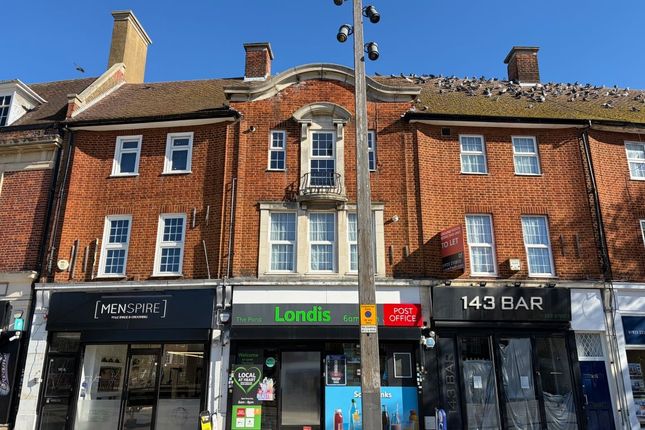 2-bed flat on 145A, High Street, Watford, £130,000