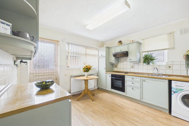 7, Ripston Road, Surrey photo 3