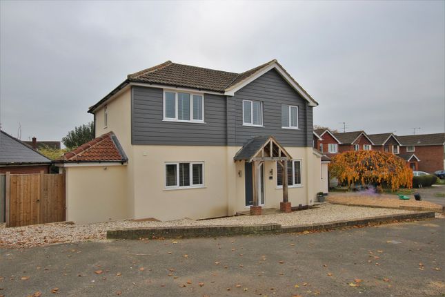 Thumbnail Detached house for sale in Kendall Avenue, Shinfield, Reading