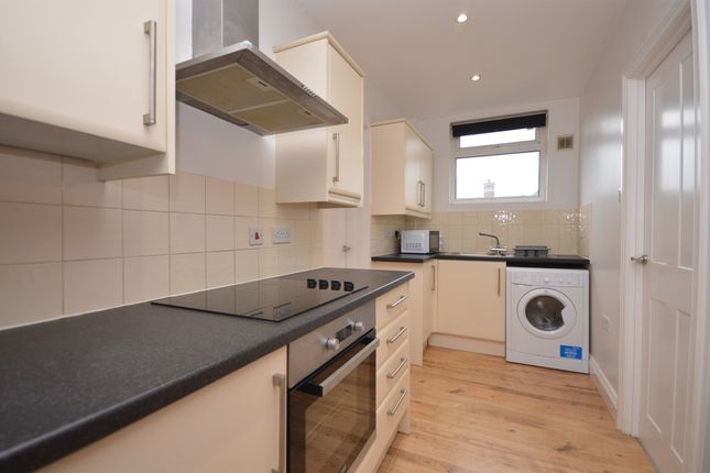 Flat 11, Woodlands Court, Wood Street, Kettering photo 2