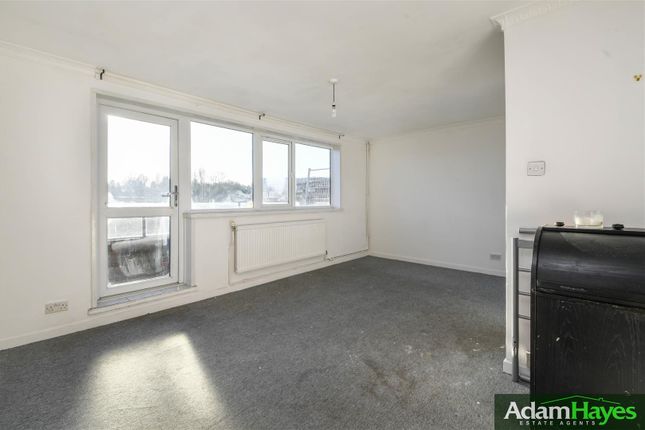 Flat for sale in Old Farm Road, East Finchley