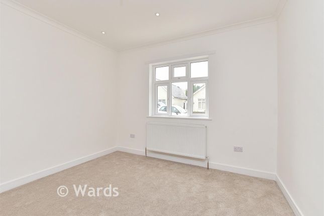 63, Cliff Gardens, Sheerness photo 4