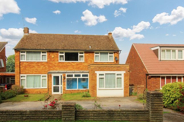 Thumbnail Detached house for sale in Hertford Road, Stevenage