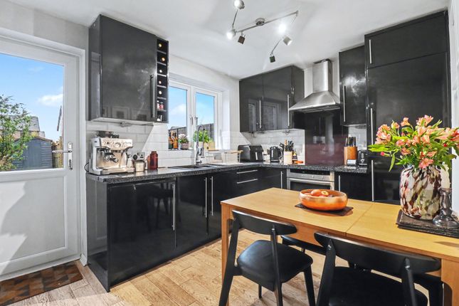 20 Repton Gardens, Southampton photo 3