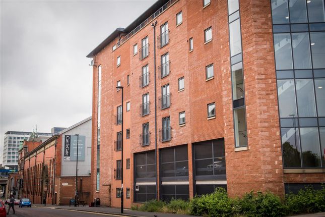 Flat to rent in Rialto Building, Newcastle