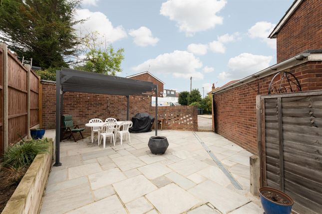 12, Grosvenor Court, London photo 2