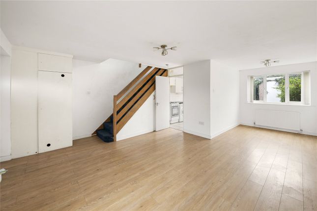 95, Aylsham Drive, Uxbridge photo 2