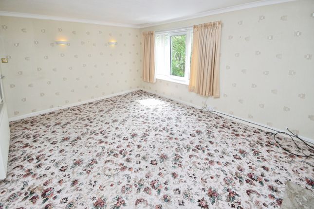 13 Cliffe Court, Castle Road, Keighley photo 3