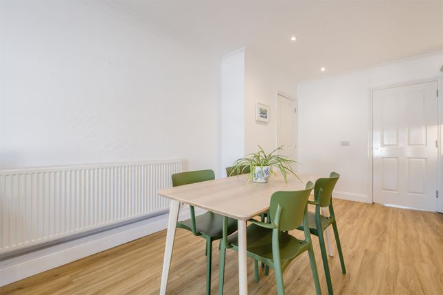Flat 4 14, Howells Place, Monmouth photo 4