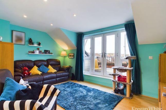 Flat for sale in Freer Crescent, High Wycombe
