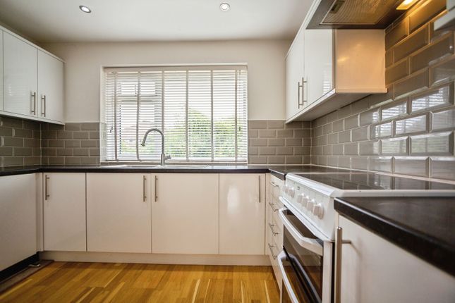 3, Midhurst Hill, Bexleyheath photo 4