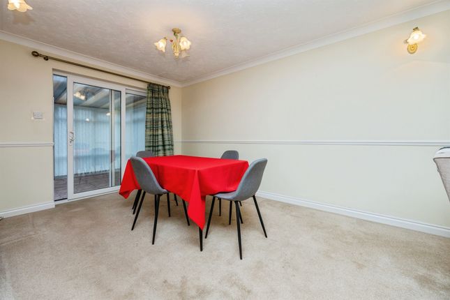 9, Twarnley Rise, WORCESTER photo 3