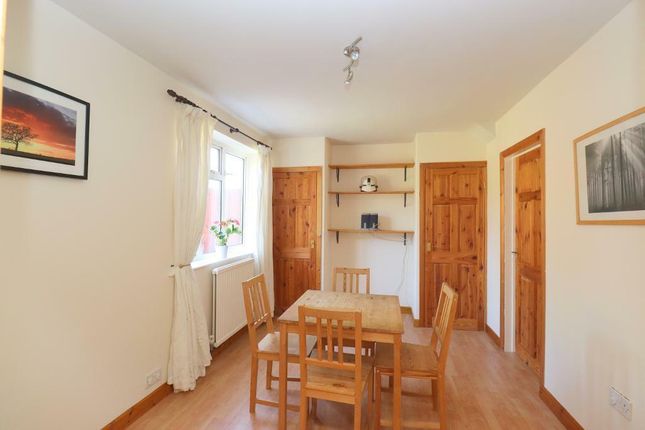 12, Willow Way, Bedford photo 3
