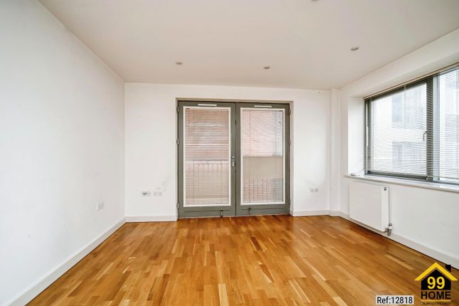 Flat for sale in Castle Quay, Bedford