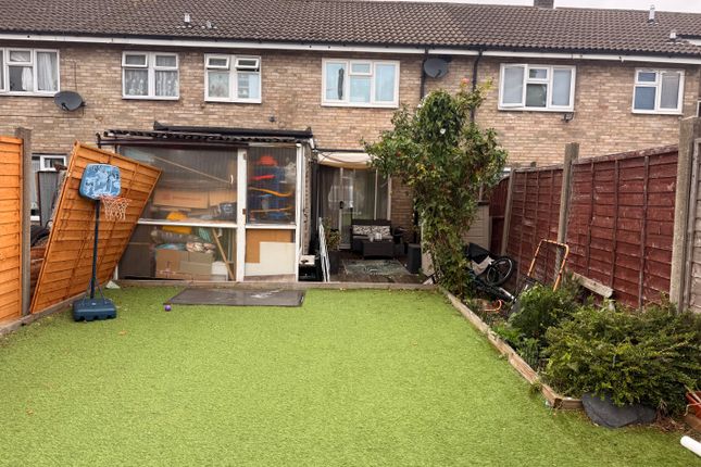 Sycamore Road, Houghton Regis photo 3
