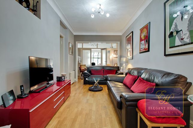Flat for sale in Hendon Way, London