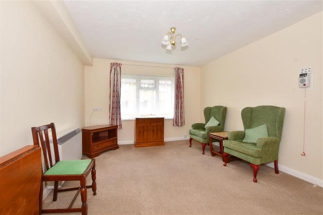 Thumbnail Flat for sale in Outwood Common Road, Billericay, Essex