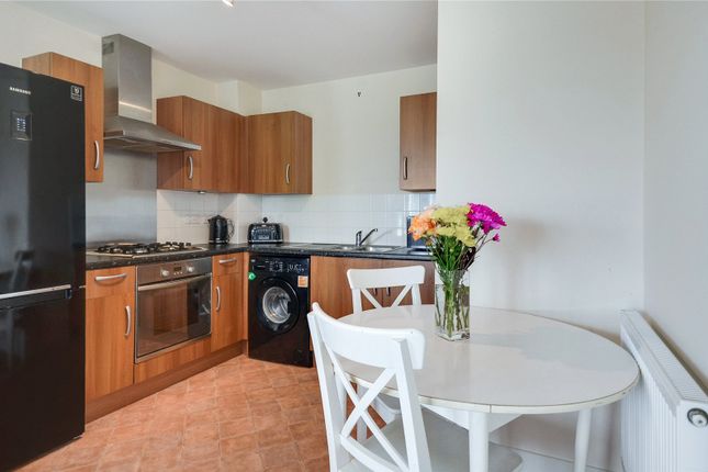 48, Daimler Drive, Bedfordshire photo 2
