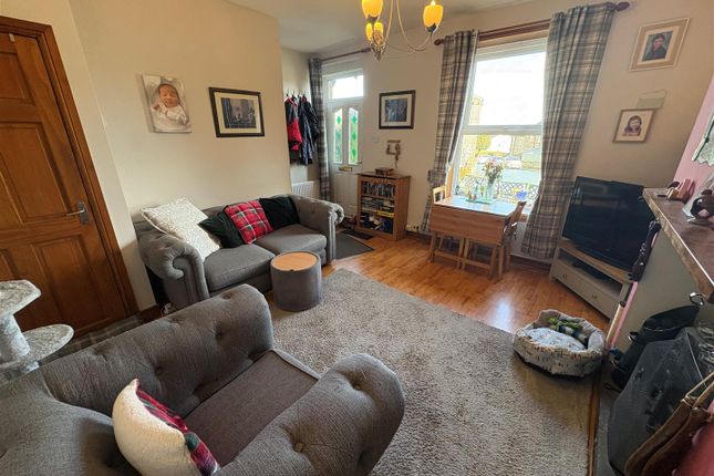 46, Reva Syke Road, Bradford photo 4
