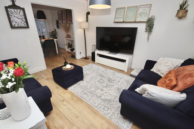 47, Christopher Drive, Chippenham photo 3