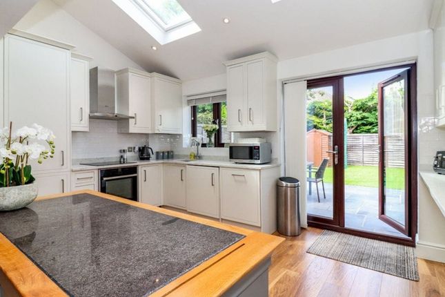16 Tooveys Mill Close, Kings Langley photo 3