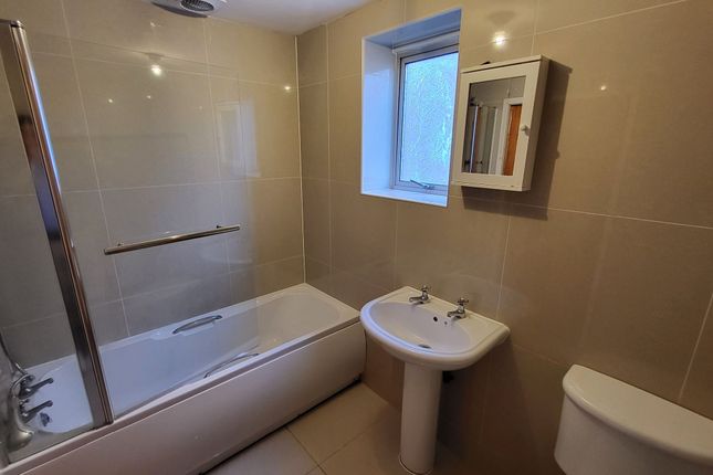 54 Derby Road, Manchester photo 4
