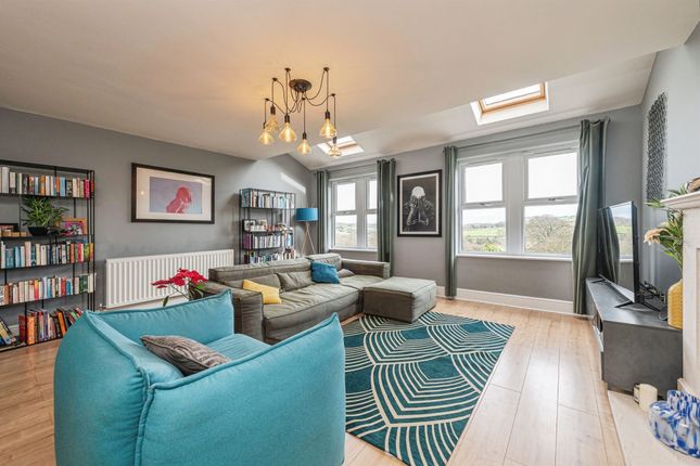 9, St. Georges Road, HOLMFIRTH photo 2