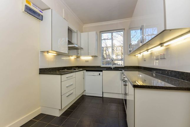 Thumbnail Flat to rent in Nevern Square, Earls Court, London