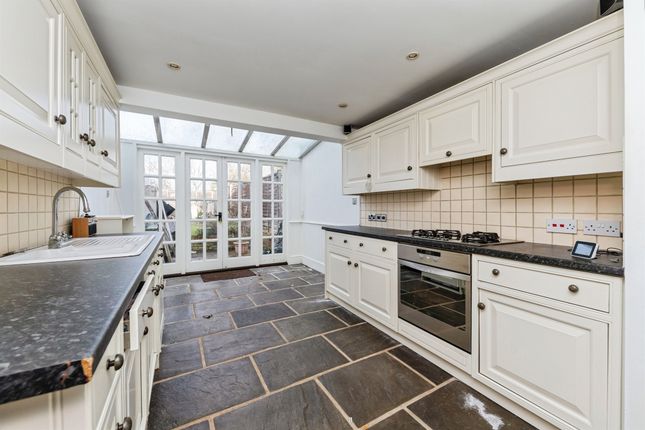 2, Bowling Green, Stevenage photo 2