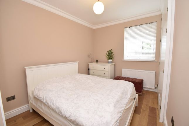 1 Holkham House,, Stapylton Road, Barnet photo 5