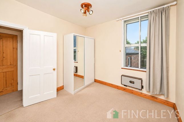 16 Glebe Road, London photo 4