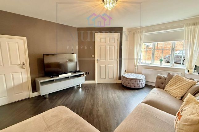 2 Holme Farm Mews, Pontefract photo 4