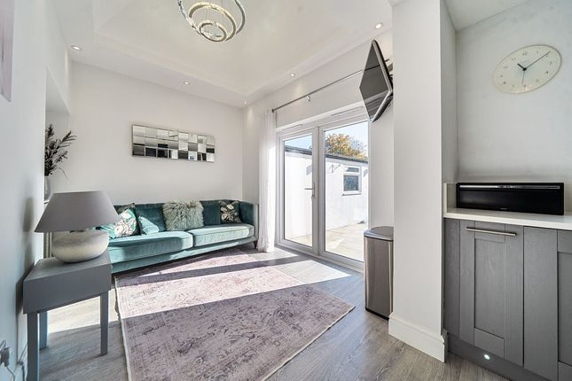 Frensham Road, London photo 2