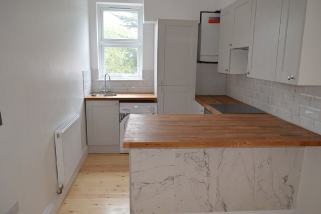 Thumbnail Flat to rent in Woodside Road, London