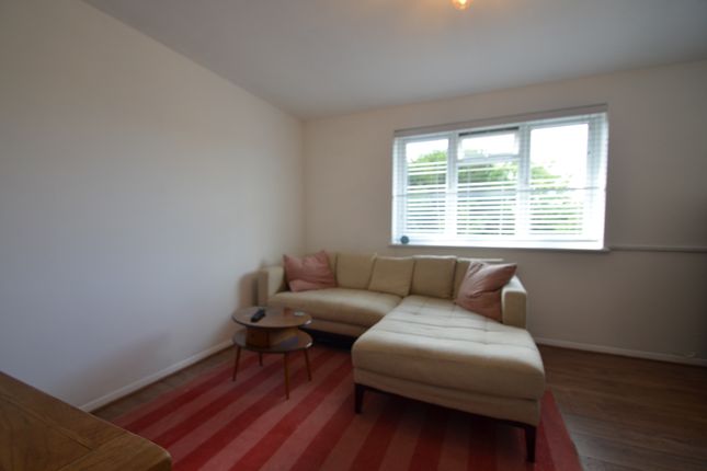 5 Canterbury Court, Chaucer Road, Ashford photo 3