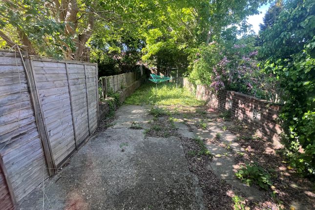 60, Southampton photo 5