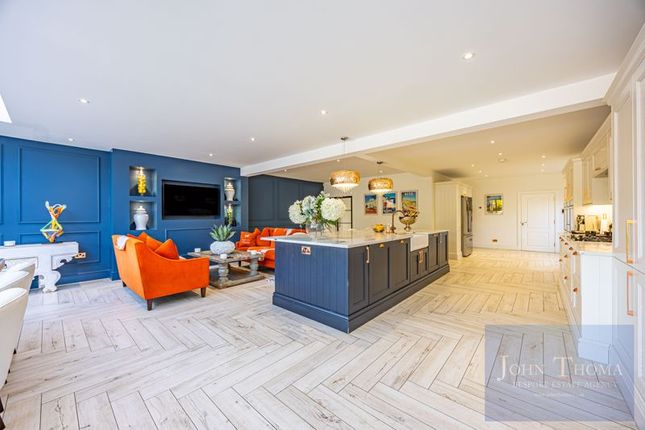 26, Tomswood Road, Chigwell photo 3