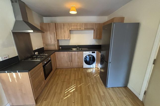 Apt 5, Pepper Close, Sharston photo 5