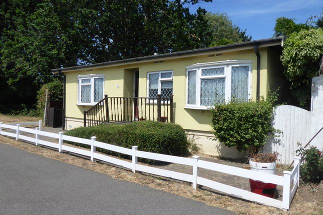 2-bed caravan on 9 Orchard Drive, Grange Farm Estate, Upper Halliford Road, Shepperton, £149,950