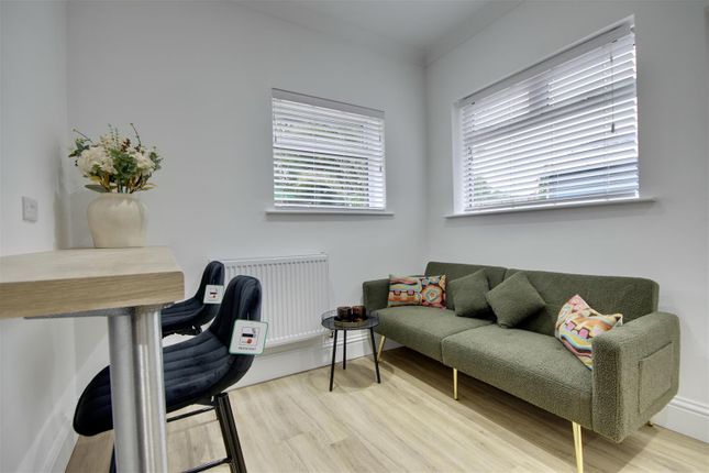 Room 5, 11, Avenue Road, Gosport photo 4