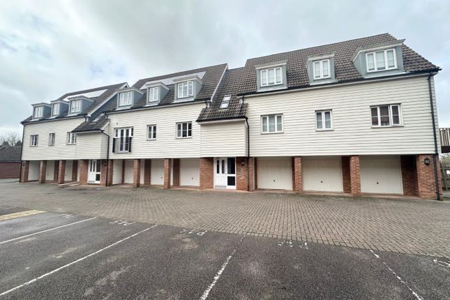 Thumbnail Flat to rent in Hawkes Way, Maidstone, Kent