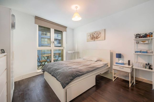 Thumbnail Flat for sale in Queensland Road, Highbury And Islington, London